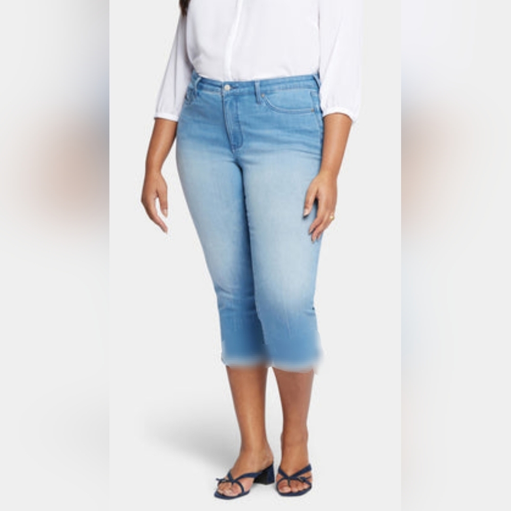 Jones New York Lexington Capri Jeans Light Blue Stretch Cotton 20W